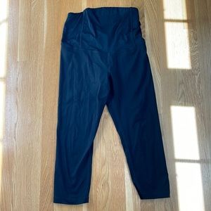 Maternity cropped workout leggings